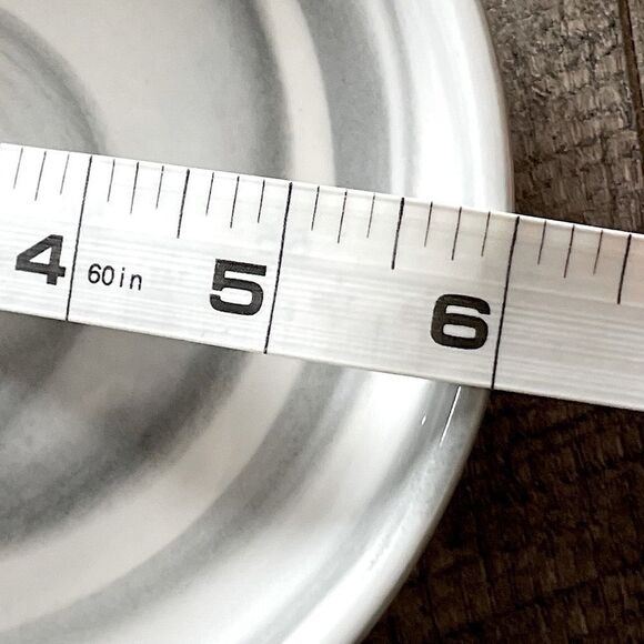 Gray and White Ceramic Soap Dish (6 in diameter, 1 in tall) - Picture 3 of 4